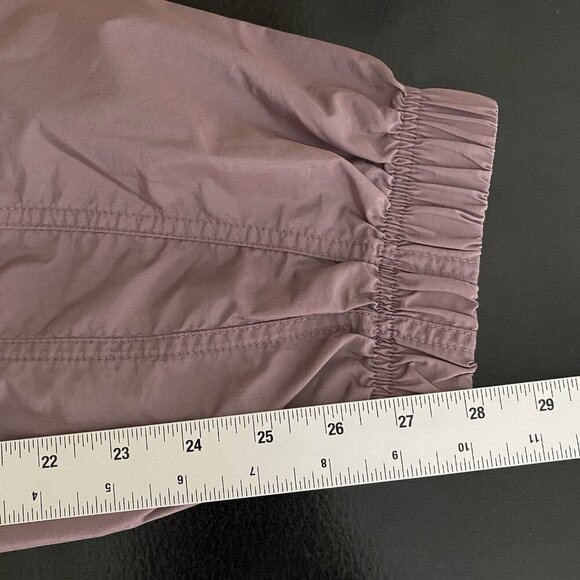 Fabletics Parachute Pant Size M Lightweight Cargo Jogger Windbreaker Plum Shine - Picture 12 of 12